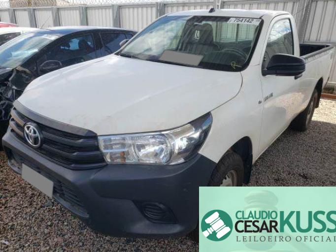 TOYOTA HILUX CS 18/18