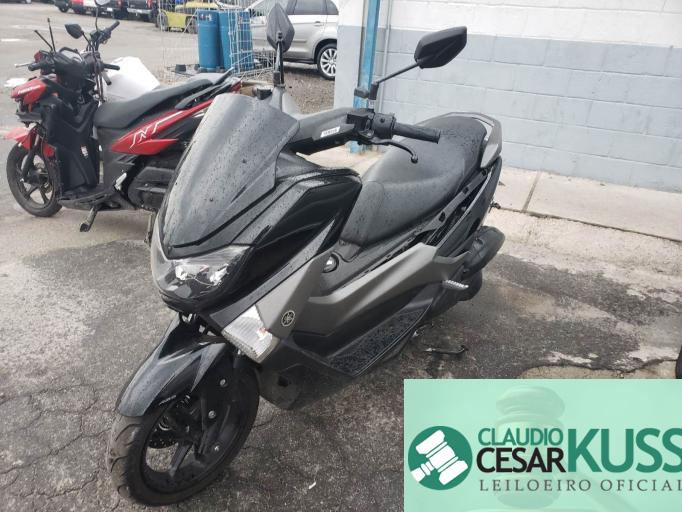 YAMAHA NMAX 19/19
