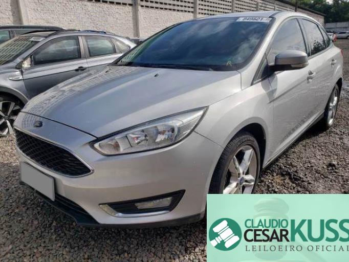 FORD FOCUS FASTBACK 15/16