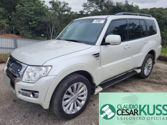 MITSUBISHI PAJERO FULL 18/19
