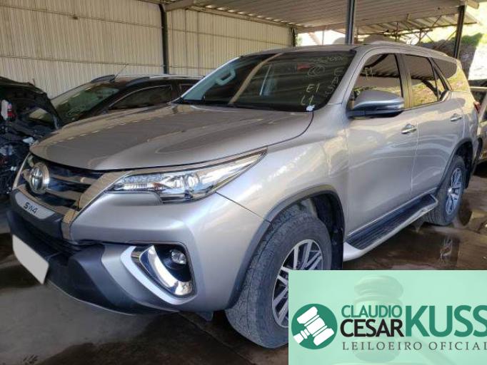 TOYOTA HILUX SW4 17/17 