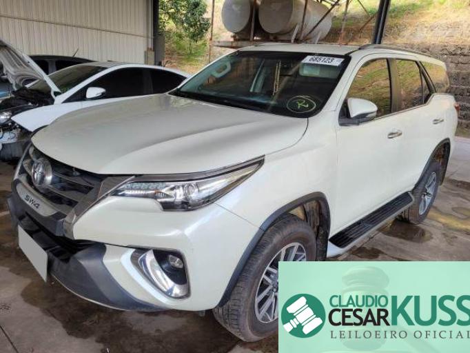 TOYOTA HILUX SW4 16/17